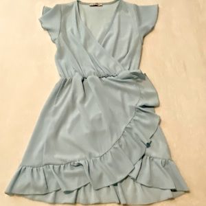 Lizabella baby blue light dress. Size small.